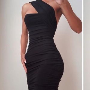 One Shoulder ruched bodycon midi black dress